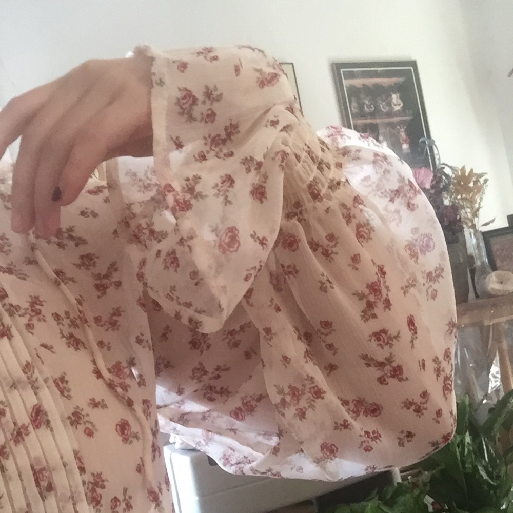 Sheer beige shirt - Picture 2 of 4